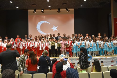 23 Nisan Ulusal Egemenlik ve Çocuk Bayramı Programı 15 temmuz Şehitleri ve Demokrasi Müzesinde gerçekleştirildi