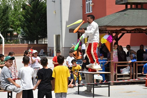 Mehmet Akif Ersoy İlkokulu Kermes Programı gerçekleştirildi
